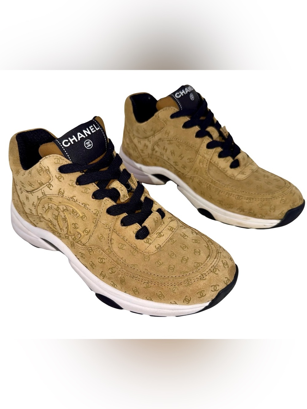 CHANEL 22A BEIGE SUEDE CC MONOGRAM SNEAKERS